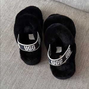 UGG Black Oh Yeah slippers size 7/7.5 EU 38